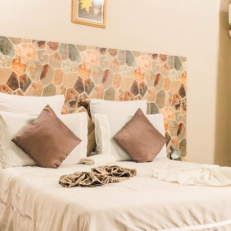 Apical Guesthouse Maun Ngoại thất bức ảnh