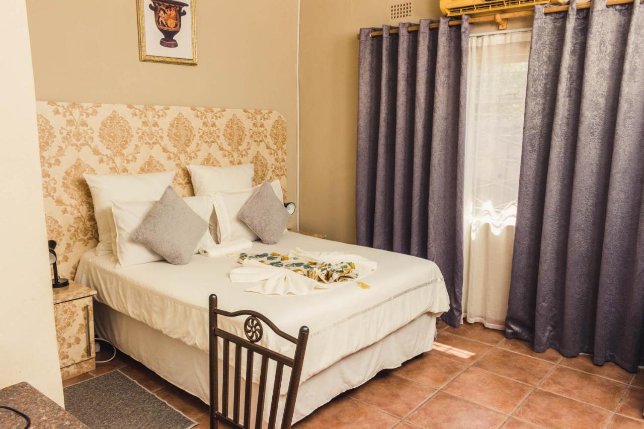 Apical Guesthouse Maun Ngoại thất bức ảnh